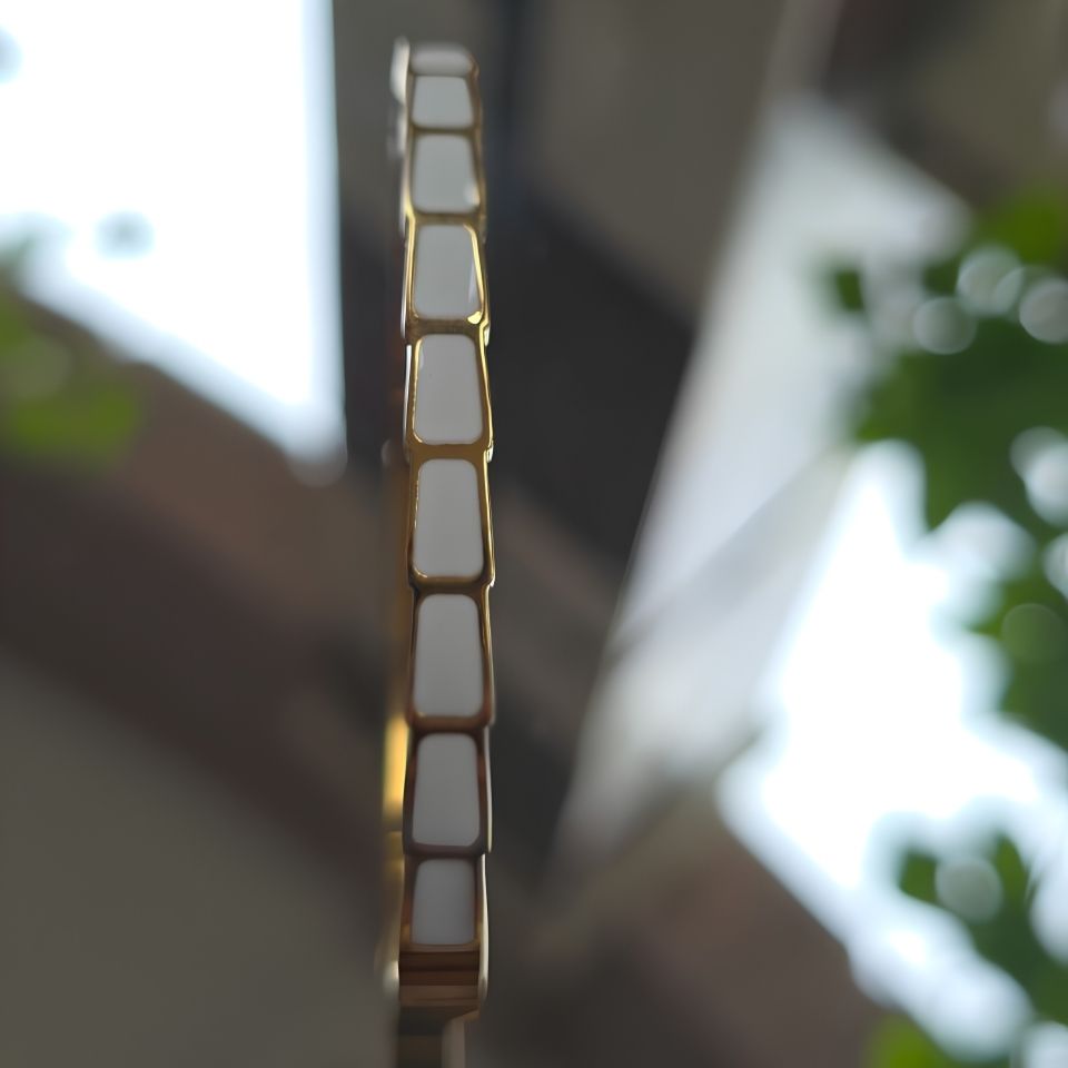 The Ivory Line | Blanc Grid